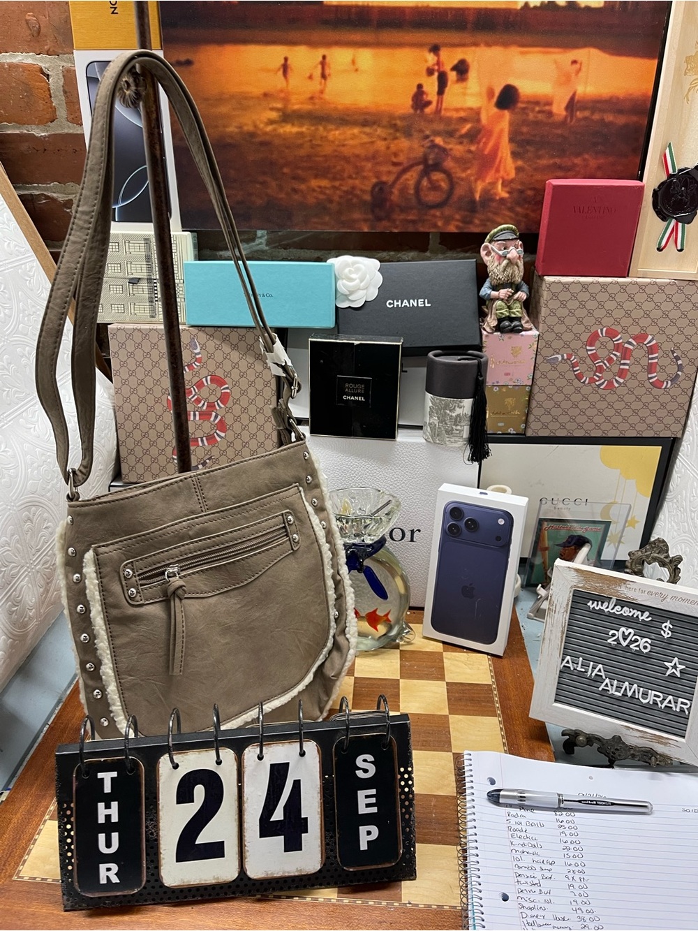 Nwt tan apt9